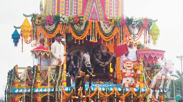 एनटीपीसी लारा में बाहुड़ा यात्रा निकाली