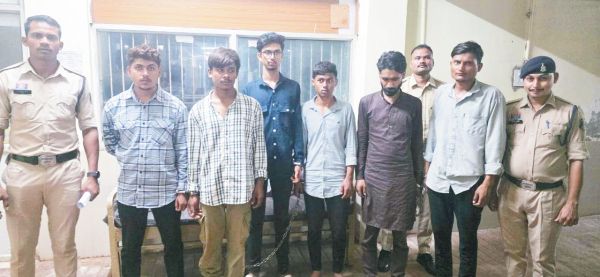 दिनदहाड़े चाकू से प्राणघातक हमला, 6 आरोपी गिरफ्तार