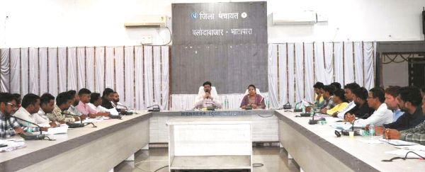 विकास कार्यों में तेजी और पारदर्शिता के निर्देश