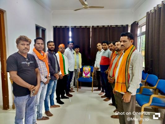 भाजपाइयों ने मनाई डॉ. श्यामा प्रसाद मुखर्जी की जयंती