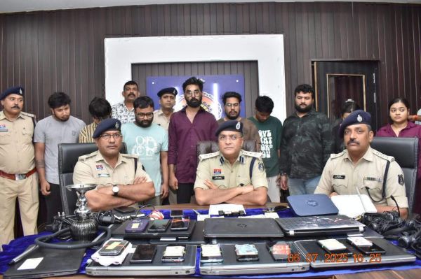 अंतरराष्ट्रीय सायबर ठग गिरोह का खुलासा, 2 महिलाओं सहित 9 आरोपी बंदी