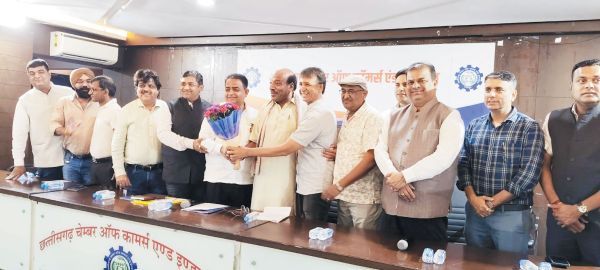 पूर्व अध्यक्ष का सम्मान