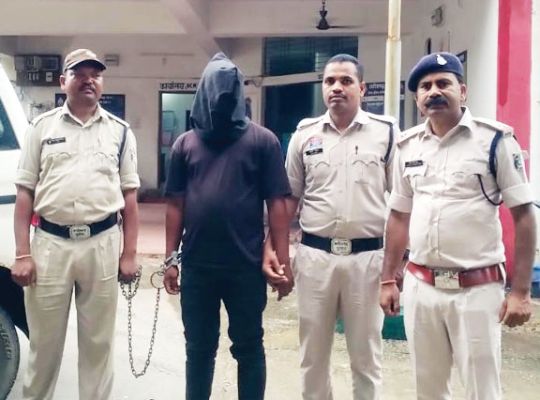 मोबाइल लूट कर भगा, सीसीटीवी फुटेज से पुलिस पहुंची आरोपी तक, गिरफ्तार