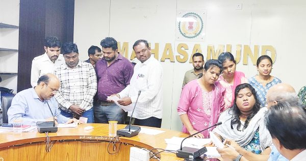 सीईओ ने जन चौपाल में सुनीं समस्याएं