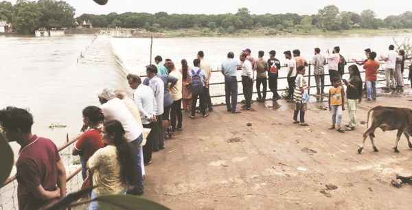 झमाझम बारिश के बाद मोंगरा-घुमरिया से शिवनाथ में छोड़ा 57 हजार क्यूसेक पानी