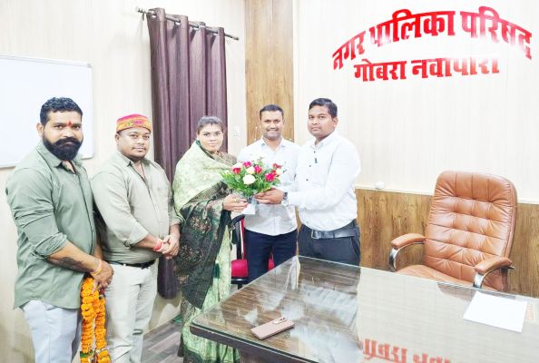 नया सीएमओ लवकेश पैकरा ने संभाला पदभार