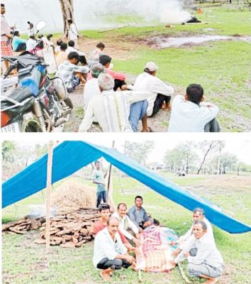 दाह संस्कार के लिए शेड नहीं, बारिश में पॉलिथिन के शेड बनाने की मजबूरी