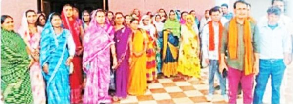 इस्पात संयंत्र के विरोध में ग्रामीण करेंगे चक्काजाम, कलेक्टोरेट में सौंपा ज्ञापन
