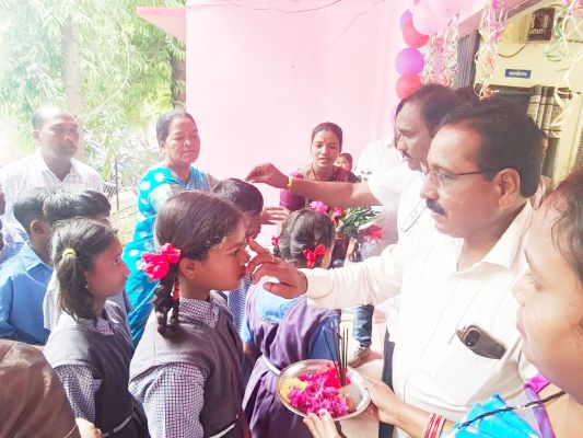 हर्षोल्लास के साथ मनाया शाला प्रवेश उत्सव