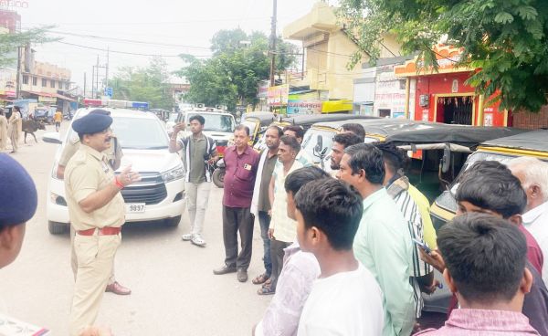 ऑटो व ई-रिक्शा व चालकों का सत्यापन