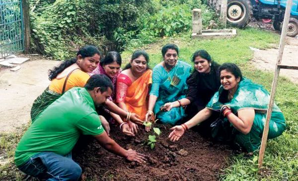  धूमधाम से मना भाजपा नेत्री देवकी का जन्मदिन