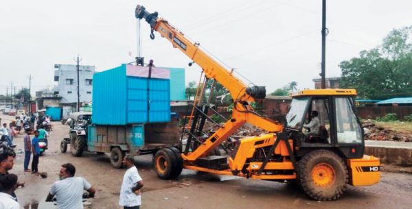 बस स्टैंड मुख्य मार्ग के दोनों तरफ के अवैध अतिक्रमण हटाए