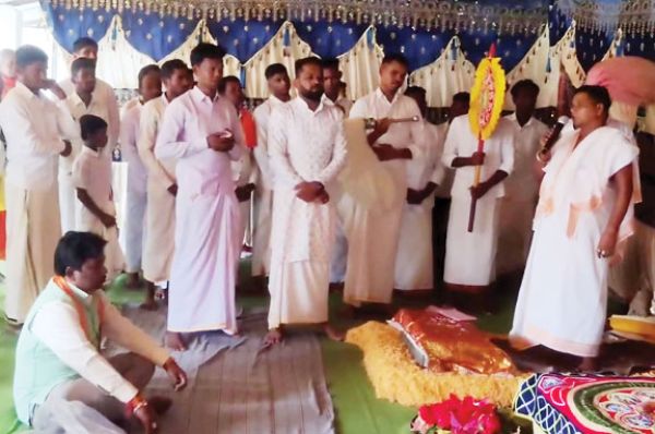 गुरु पूर्णिमा पर कोपाबेड़ा मंदिर पहुंचे सांसद महेश कश्यप, की पूजा-अर्चना