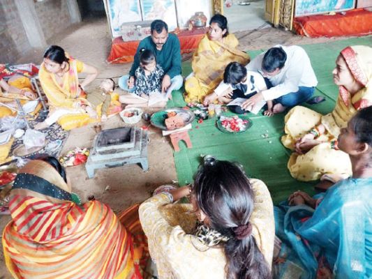  गायत्री प्रज्ञा पीठ सीतापुर में  मना गुरु पूर्णिमा पर्व