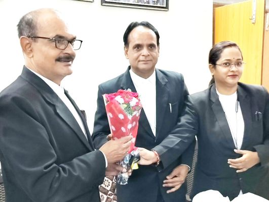 गुरु पूर्णिमा पर बलौदाबाजार कोर्ट में सजी ‘गुरु-शिष्य परंपरा’