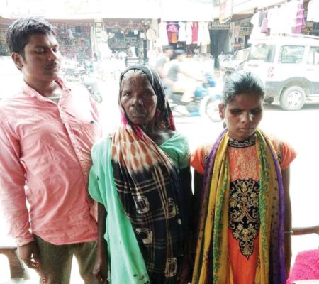 दिव्यांग जोड़े की शादी कराने लोगों से आर्थिक सहयोग की अपील