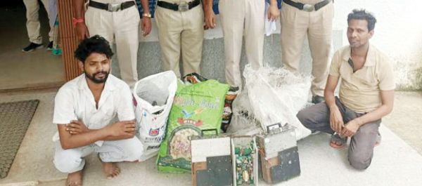 मोबाइल टावर से इलेक्ट्रॉनिक कार्ड व जम्पर केबल चोरी, 2 आरोपी गिरफ्तार