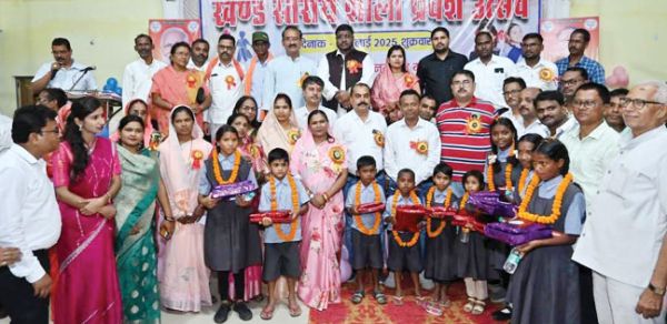 शाला प्रवेशोत्सव में जनप्रतिनिधियों की उपेक्षा पर बवाल
