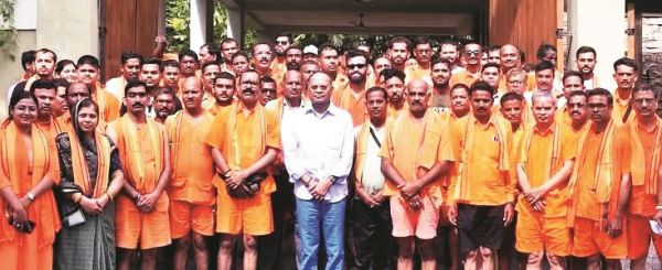 बोल बम सेवा समिति कुरूद के 250 कांवरियों का जत्था बाबा बैजनाथ रवाना