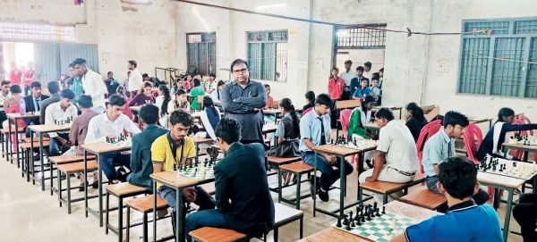 जिला स्तर शालेय शतरंज स्पर्धा, आयुष-अनुपमा ने मारी बाजी