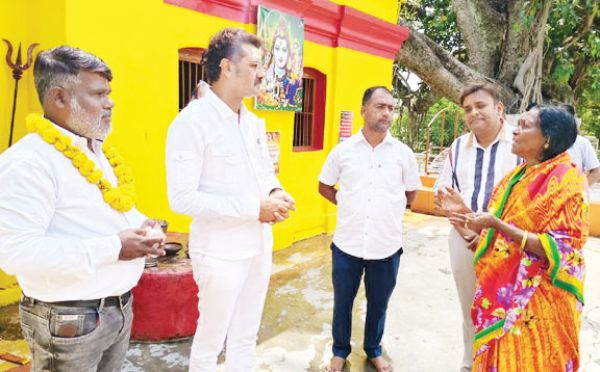  महापौर संजय पाण्डे ने शंकर मंदिर पहुंच की पूजा-अर्चना