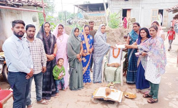 आराधना फाउंडेशन ने शोकाकुल परिवार को दी सहायता राशि