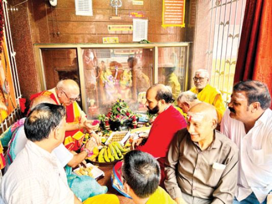 प्रथम सोमवार को महामाया मंदिर में रुद्राभिषेक हुआ- पं विजय झा