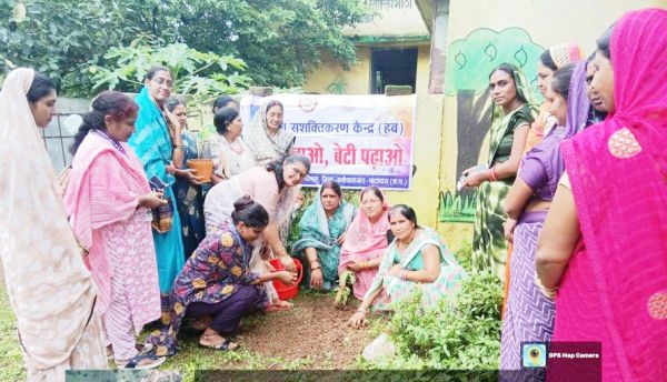 एक पेड़ बेटी के नाम कार्यक्रम, पौधरोपण