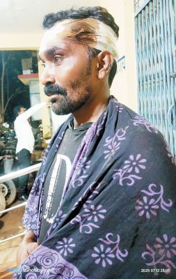 मामूली बात पर पंच  को मारा चाकू