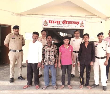 मवेशी तस्करी करते 4 गिरफ्तार
