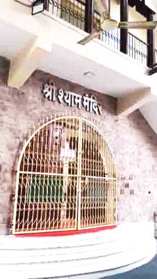 मंदिर का ताला तोडक़र  25 लाख की चोरी