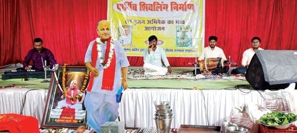 प्रथम श्रावण सोमवार को 68301 पार्थिव शिवलिंग निर्माण