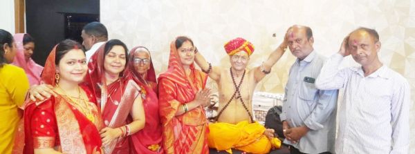 गुरु महाराज कुंवरकांत शास्त्री का किया पूजन