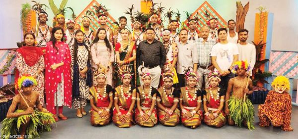 लिंगो गोटूल मांदरी टीम पहली बार दूरदर्शन केन्द्र जगदलपुर में