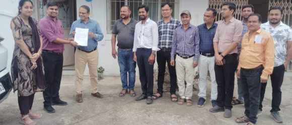 नियमितीकरण और समान काम-समान वेतन व अन्य मांगों को ले एनएचएम कर्मी हड़ताल पर