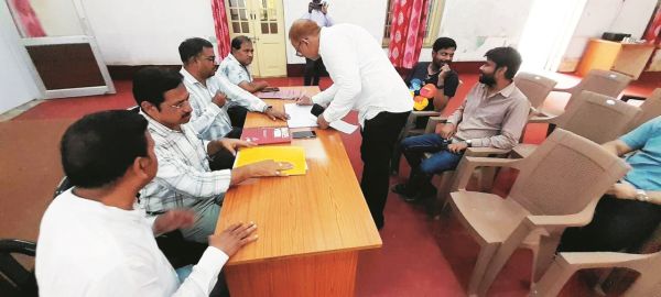 दो दुकानों की नीलामी से  निगम को मिले 62 लाख