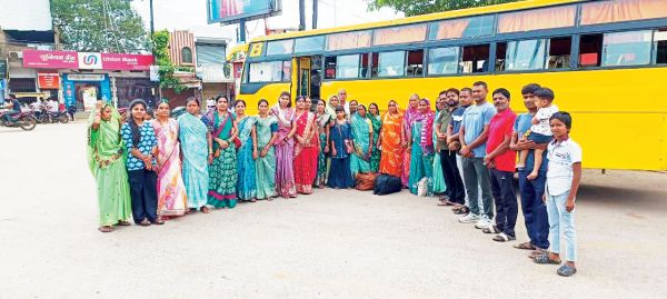 रामलला दर्शन के लिए तीर्थयात्री अयोध्या रवाना