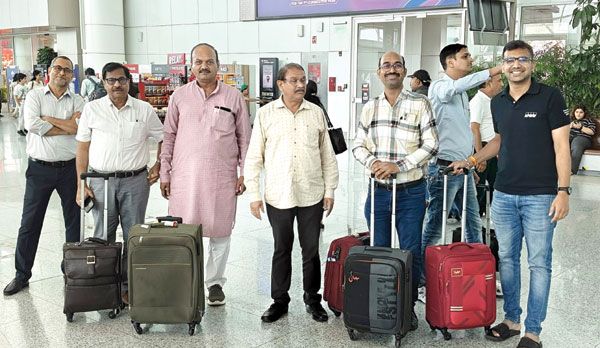 राष्ट्रपति से अवार्ड लेने सभापति निगम अफसर दिल्ली पहुंचे