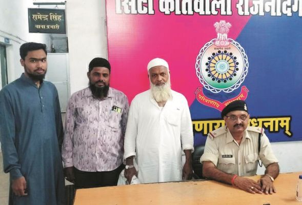 चोरी के सामान खरीदी-बिक्री की सूचना पर कबाड़ी दुकानों में पुलिस की दबिश