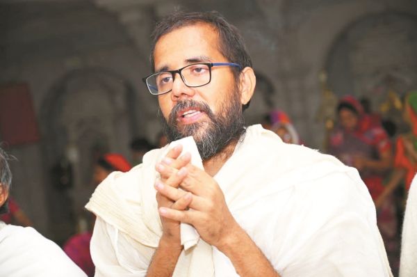 बाहरी सौंदर्य तो बहुत कर लिया, भीतरी सुंदरता की ओर भी दें ध्यान-वीरभद्र