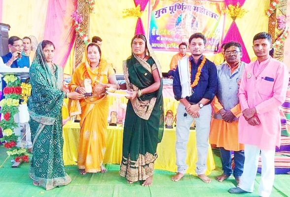 सोनेसिली में सम्मान