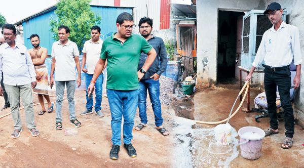 आयुक्त ने उद्योगों के केमिकल युक्त पानी का किया जांच 