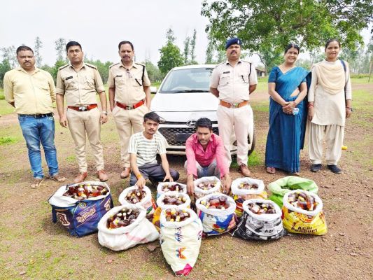  कार से शराब जब्त, 2 बंदी