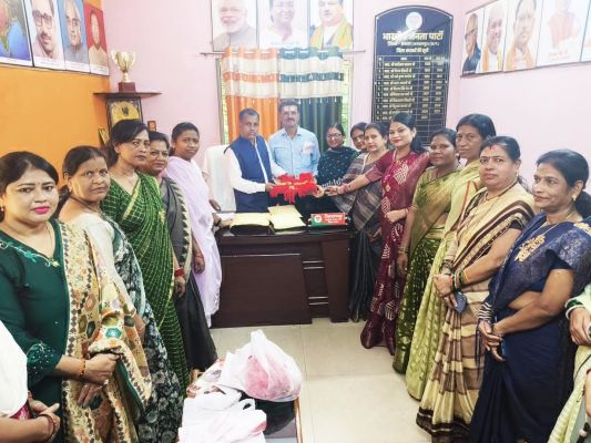 सरहद पर तैनात वीर जवान भाइयों के लिए भेजेंगी राखी