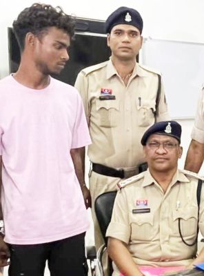 एक्सप्रेस के एसी कोच से आई फोन, सोने का कंगन,  कैश उड़ाने वाला  गिरफ्तार