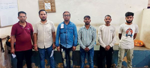 पेट्रोल पंप में लूट-हत्या, चाकू सप्लाई करने वाले फ्लिपकार्ट के आधार दर्जन गिरफ्तार
