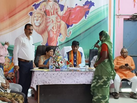 जनचौपाल में महासमुंद विधायक ने सुनी समस्याएं