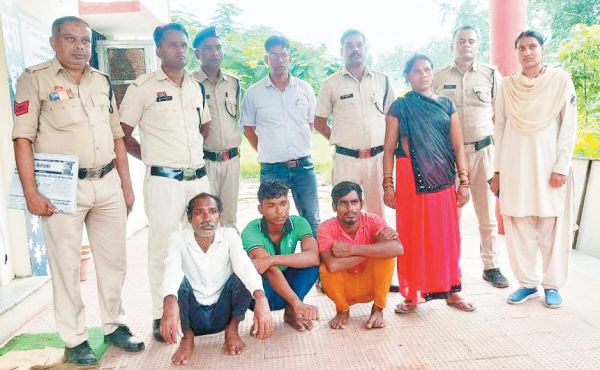 गोद लिए बेटे ने ही सुपारी दे कराई मां की हत्या, 4 बंदी