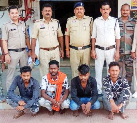  बस से 30 लाख का गांजा बरामद, ओडिशा के 4 तस्कर गिरफ्तार