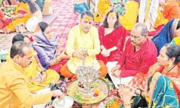 सावन के दूसरे सोमवार को शिवालयों में श्रद्धालुओं की उमड़ी भीड़
